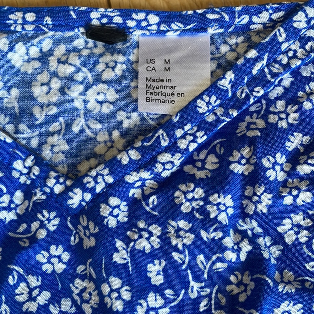 Romper w/pockets - Picture 3 of 3